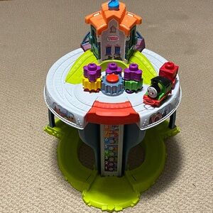 Thomas & Friends my first Train table Station Set with Perry and stacking block